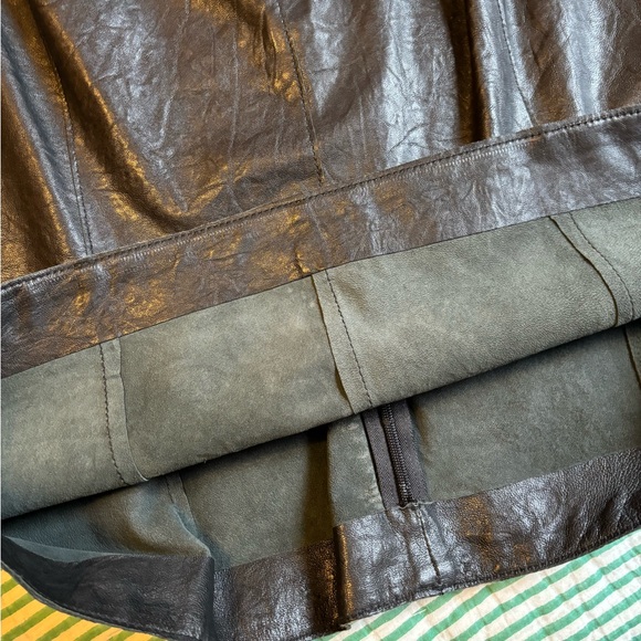 Vince 100% Leather Shell Never Worn Size 10 - Picture 5 of 6